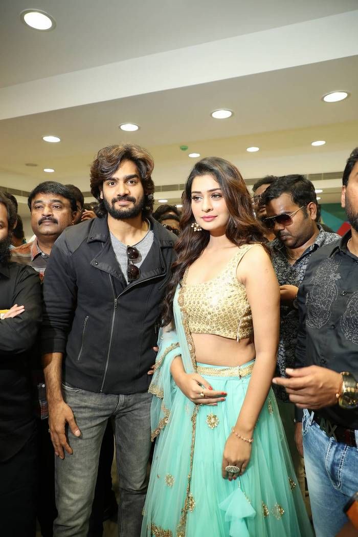 RX100 pair & Kaushal inaugurate KLM fashion mall