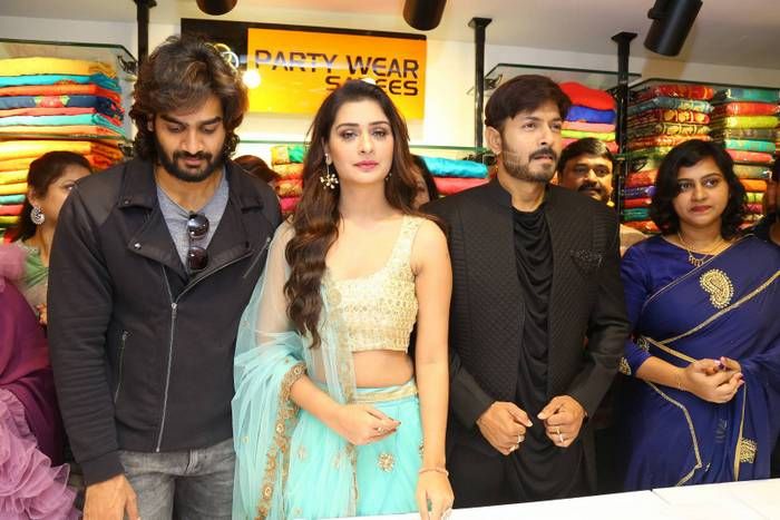 RX100 pair & Kaushal inaugurate KLM fashion mall