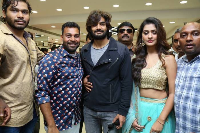 RX100 pair & Kaushal inaugurate KLM fashion mall