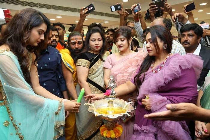 RX100 pair & Kaushal inaugurate KLM fashion mall