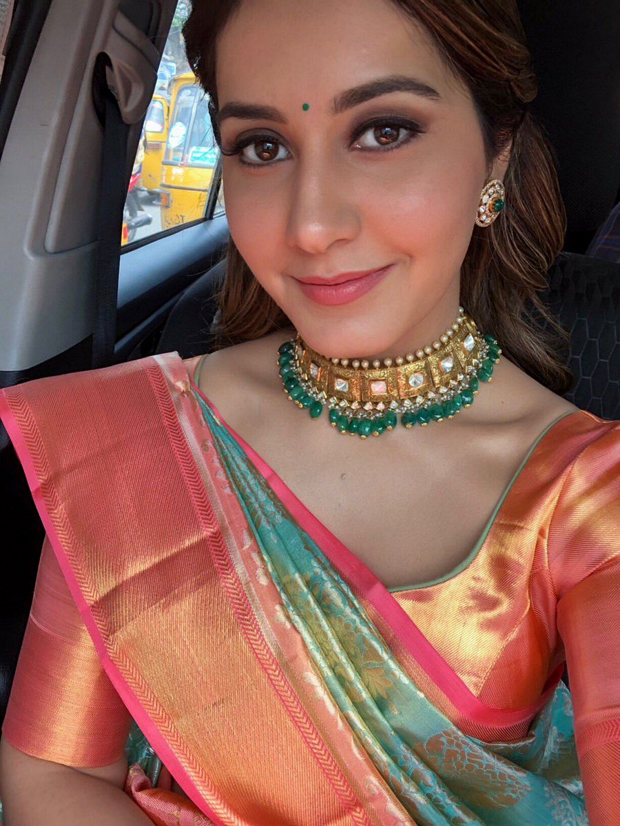 Raashi Khanna Shopping Mall Opening Photos