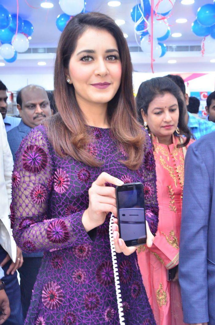 Raashi Khanna Stills at BigC Mobiles Store Launch