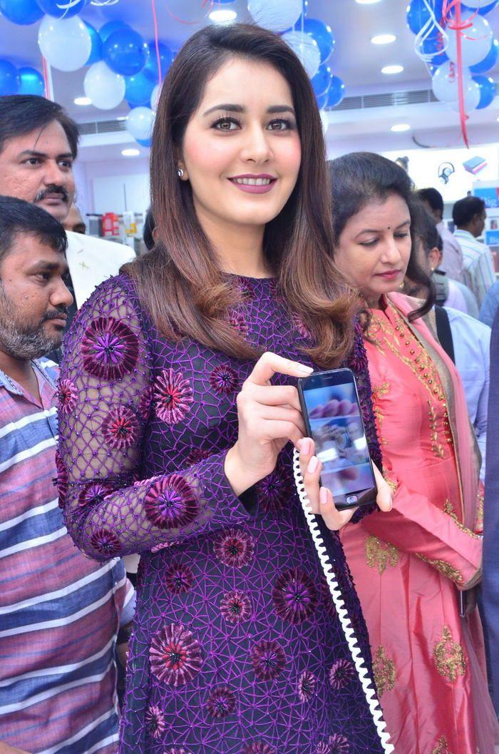 Raashi Khanna Stills at BigC Mobiles Store Launch