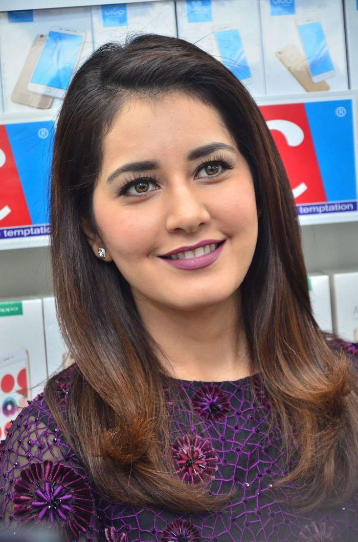 Raashi Khanna Stills at BigC Mobiles Store Launch