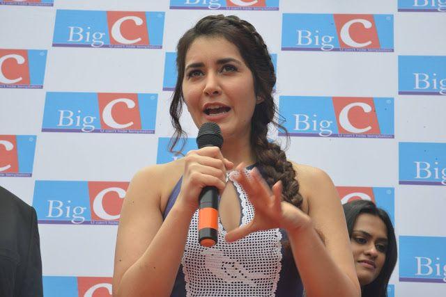 Raashi Khanna inagurates Big C mobile store at Guntur Photos