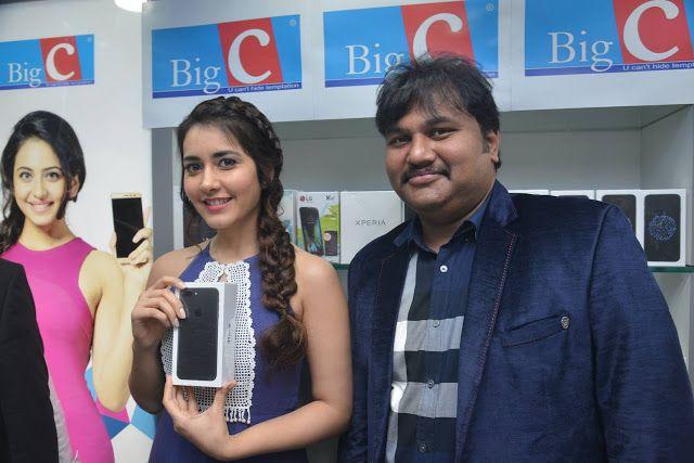 Raashi Khanna inagurates Big C mobile store at Guntur Photos