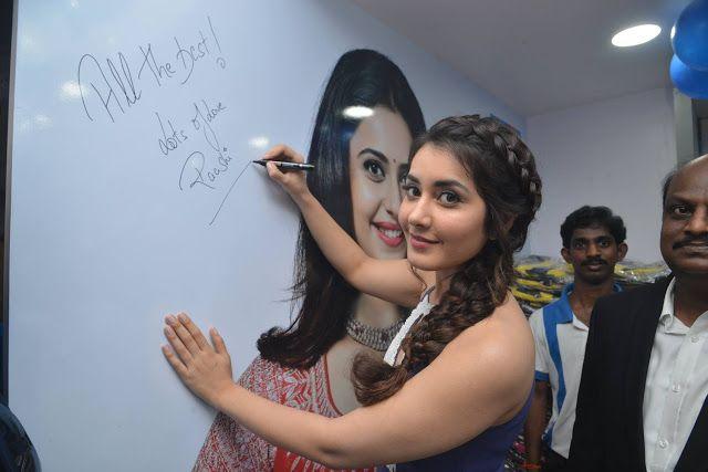 Raashi Khanna inagurates Big C mobile store at Guntur Photos