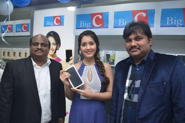 Raashi Khanna inagurates Big C mobile store at Guntur Photos