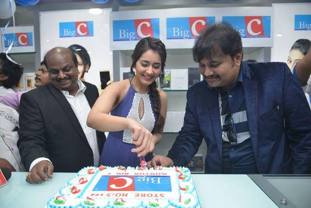 Raashi Khanna inagurates Big C mobile store at Guntur Photos