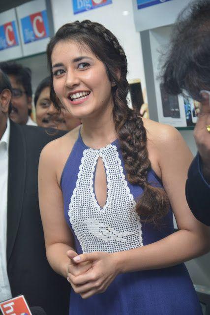 Raashi Khanna inagurates Big C mobile store at Guntur Photos