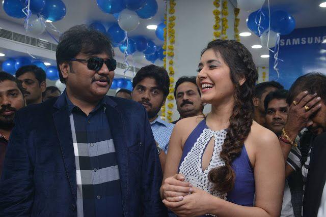 Raashi Khanna inagurates Big C mobile store at Guntur Photos