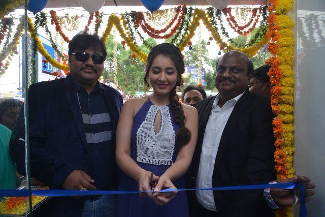 Raashi Khanna inagurates Big C mobile store at Guntur Photos