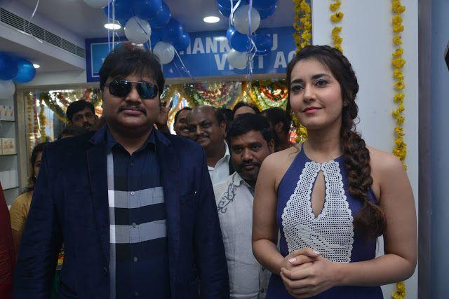 Raashi Khanna inagurates Big C mobile store at Guntur Photos