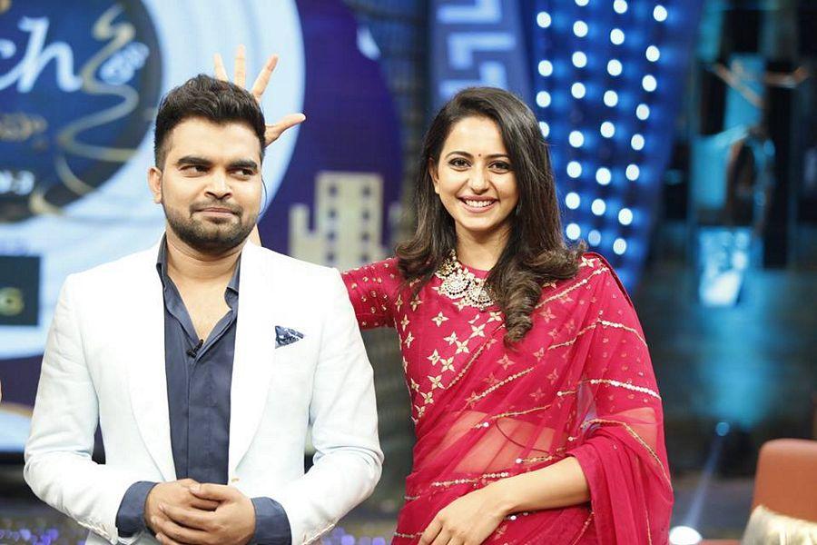 Rakul & Naga Chaitanya Koncham Touch Lo Unte Cheptha Photos