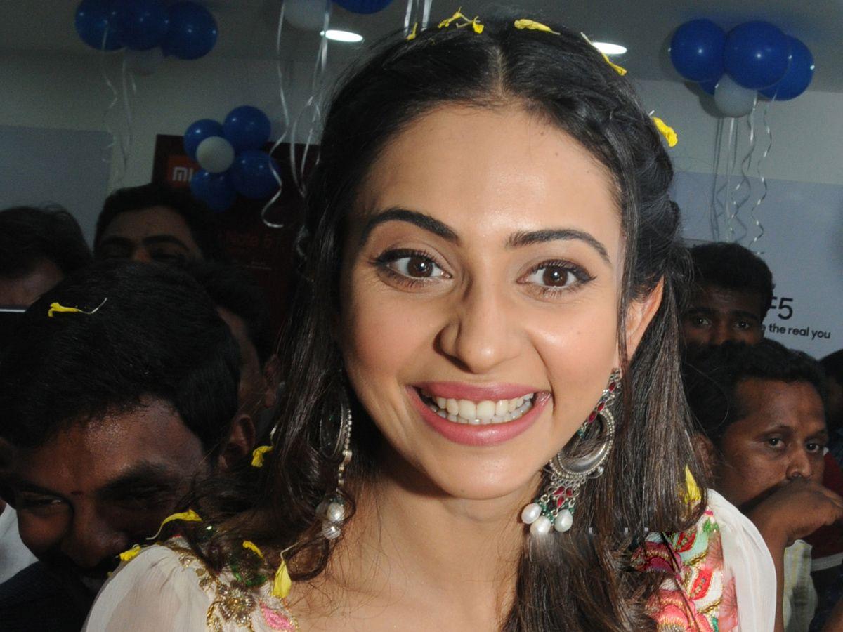 Rakul Preet Singh In Kadapa At 4Th BigC Showroom Launching