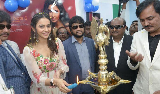 Rakul Preet Singh In Kadapa At 4Th BigC Showroom Launching