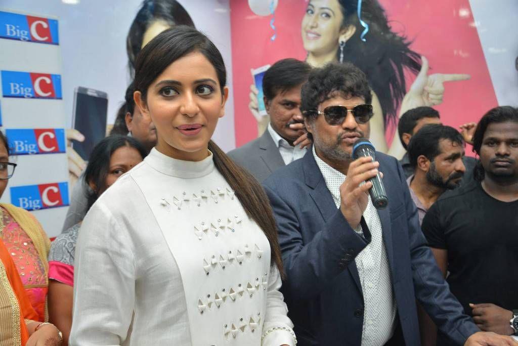 Rakul Preet Singh Stills At Big C Lucky Draw At Nellore