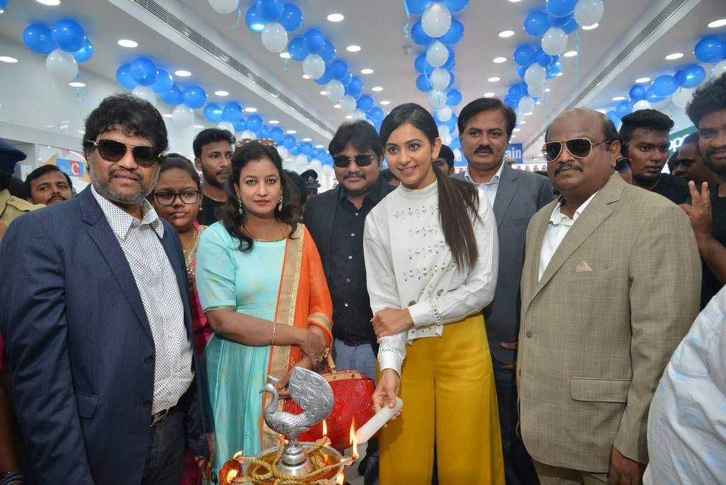 Rakul Preet Singh Stills At Big C Lucky Draw At Nellore