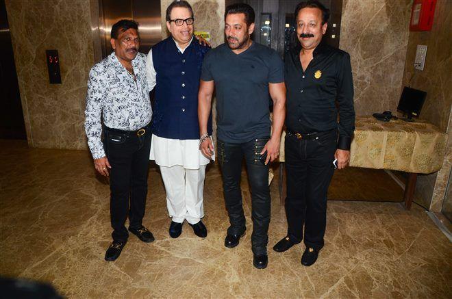 Ramesh Taurani Diwali Party 2017 At His Residence