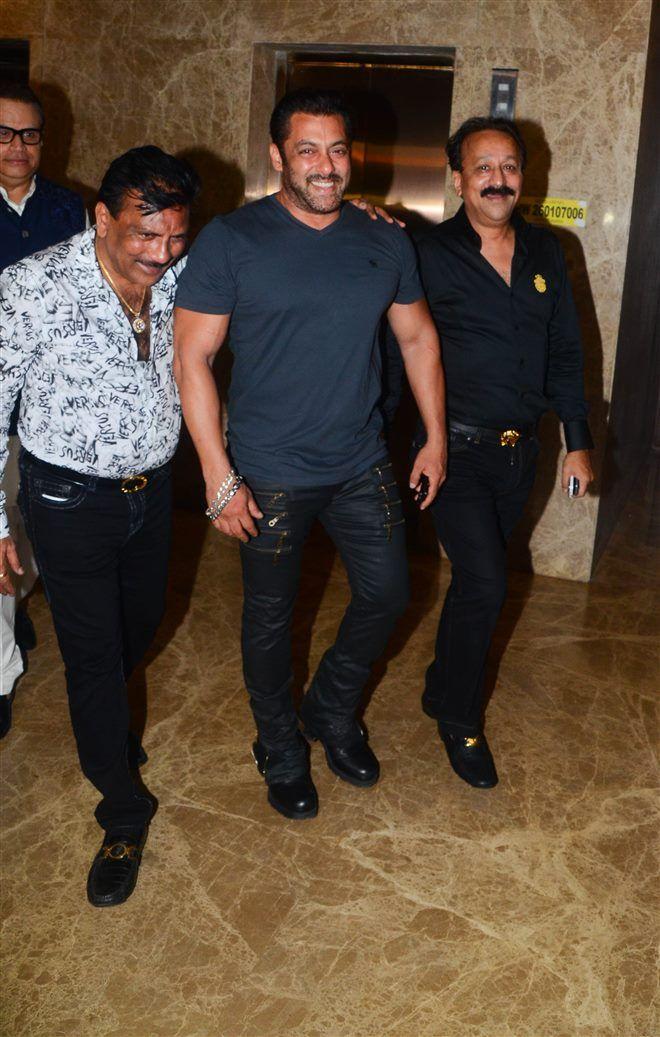 Ramesh Taurani Diwali Party 2017 At His Residence