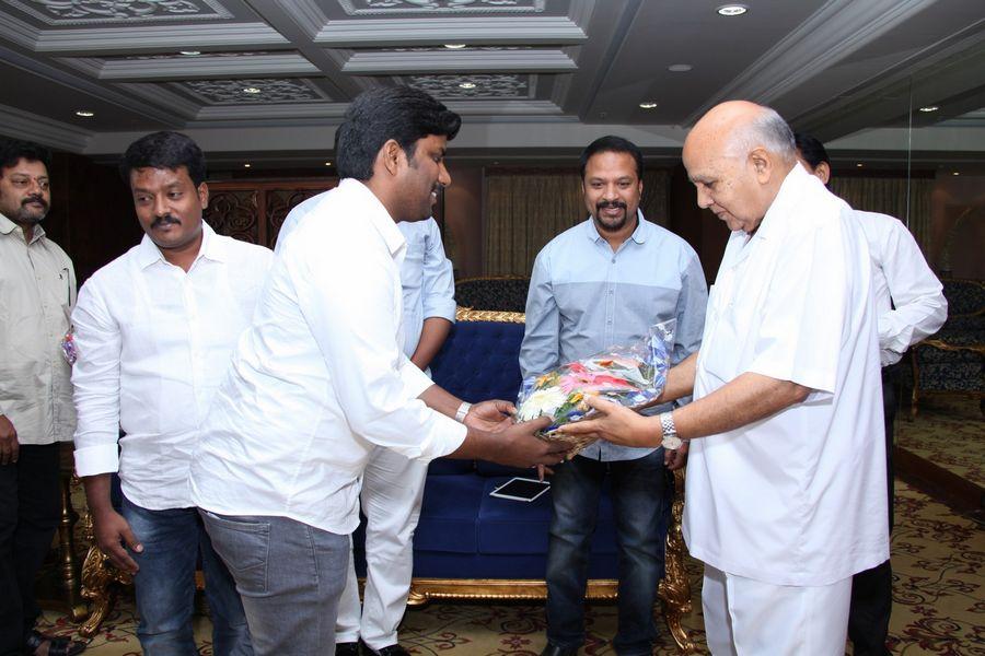 Ramoji Rao Launches Manalo Okadu Teaser Photos