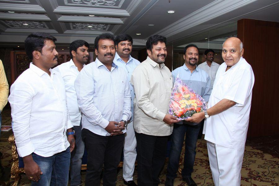 Ramoji Rao Launches Manalo Okadu Teaser Photos