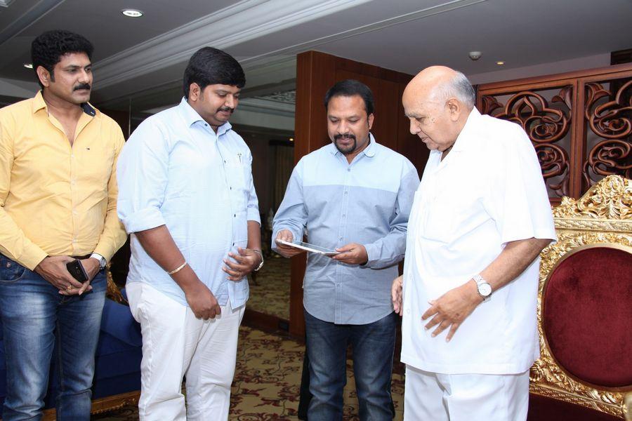 Ramoji Rao Launches Manalo Okadu Teaser Photos