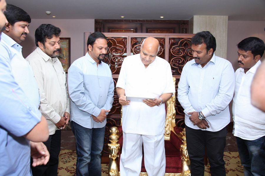 Ramoji Rao Launches Manalo Okadu Teaser Photos