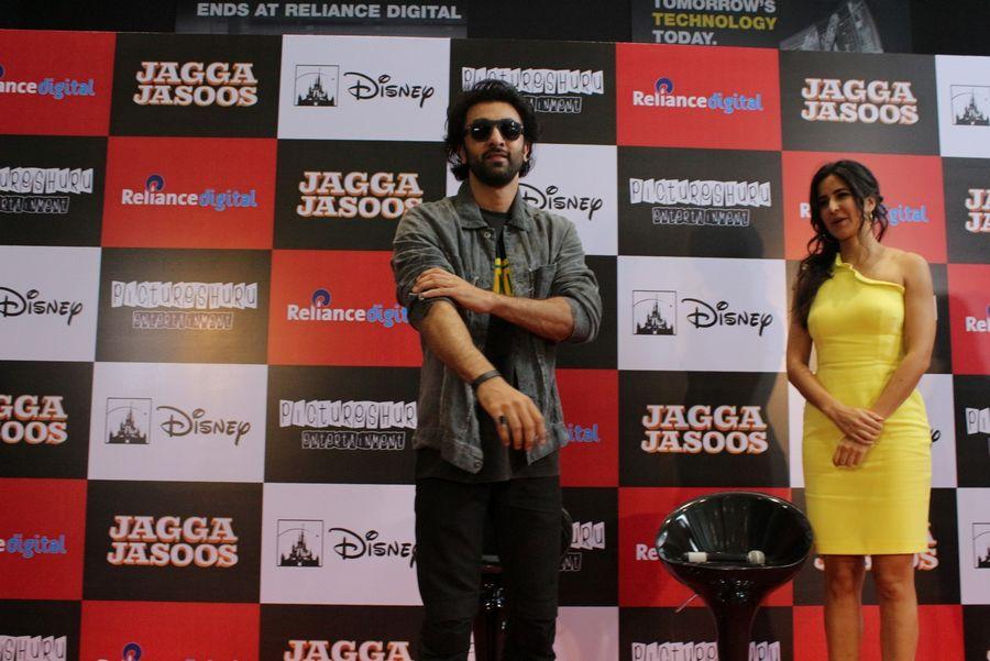 Ranbir Kapoor & Katrina Kaif at Jagga Jasoos Press Conference Photos