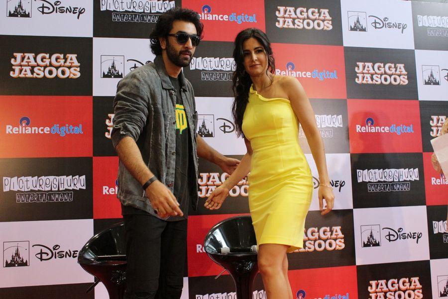 Ranbir Kapoor & Katrina Kaif at Jagga Jasoos Press Conference Photos