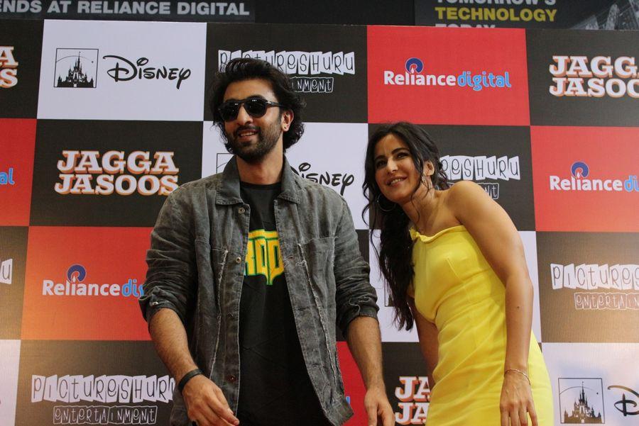 Ranbir Kapoor & Katrina Kaif at Jagga Jasoos Press Conference Photos