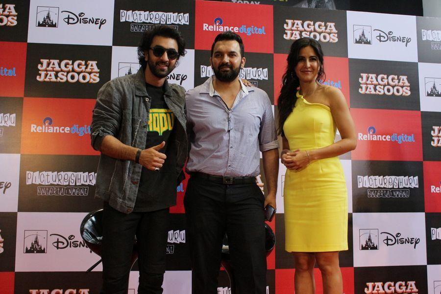 Ranbir Kapoor & Katrina Kaif at Jagga Jasoos Press Conference Photos