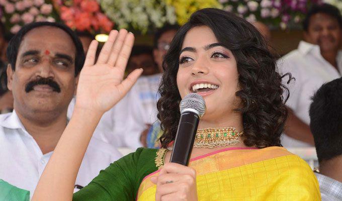 Rashmika Mandanna & Bithiri Sathi Participated in CMR Shopping Mall Opening