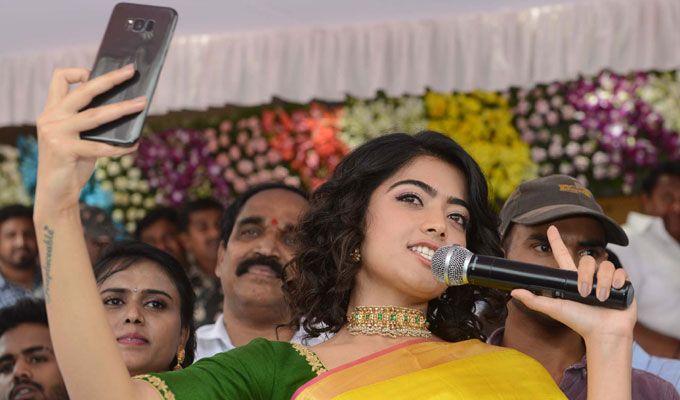 Rashmika Mandanna & Bithiri Sathi Participated in CMR Shopping Mall Opening