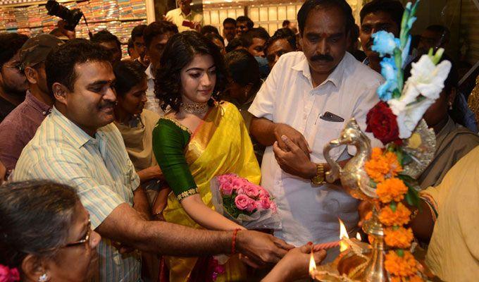 Rashmika Mandanna & Bithiri Sathi Participated in CMR Shopping Mall Opening