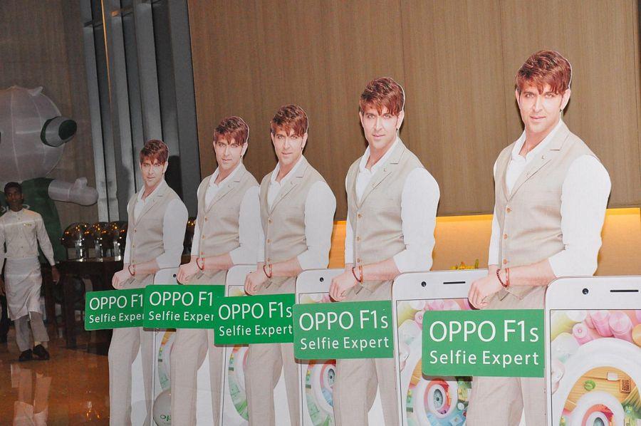 Regina Launches Oppo F1s Phone Photos