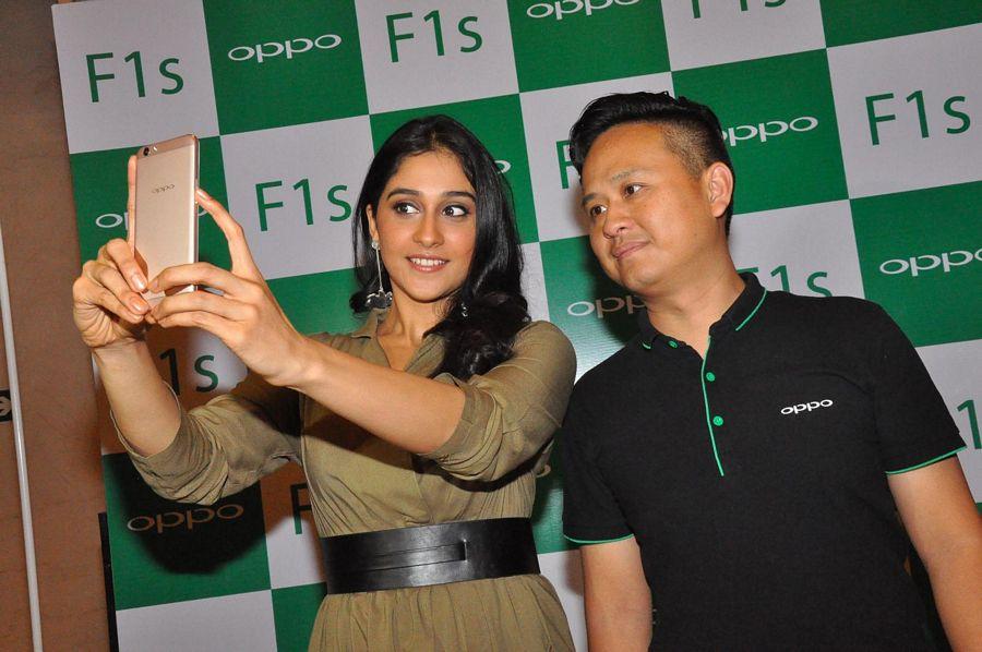 Regina Launches Oppo F1s Phone Photos