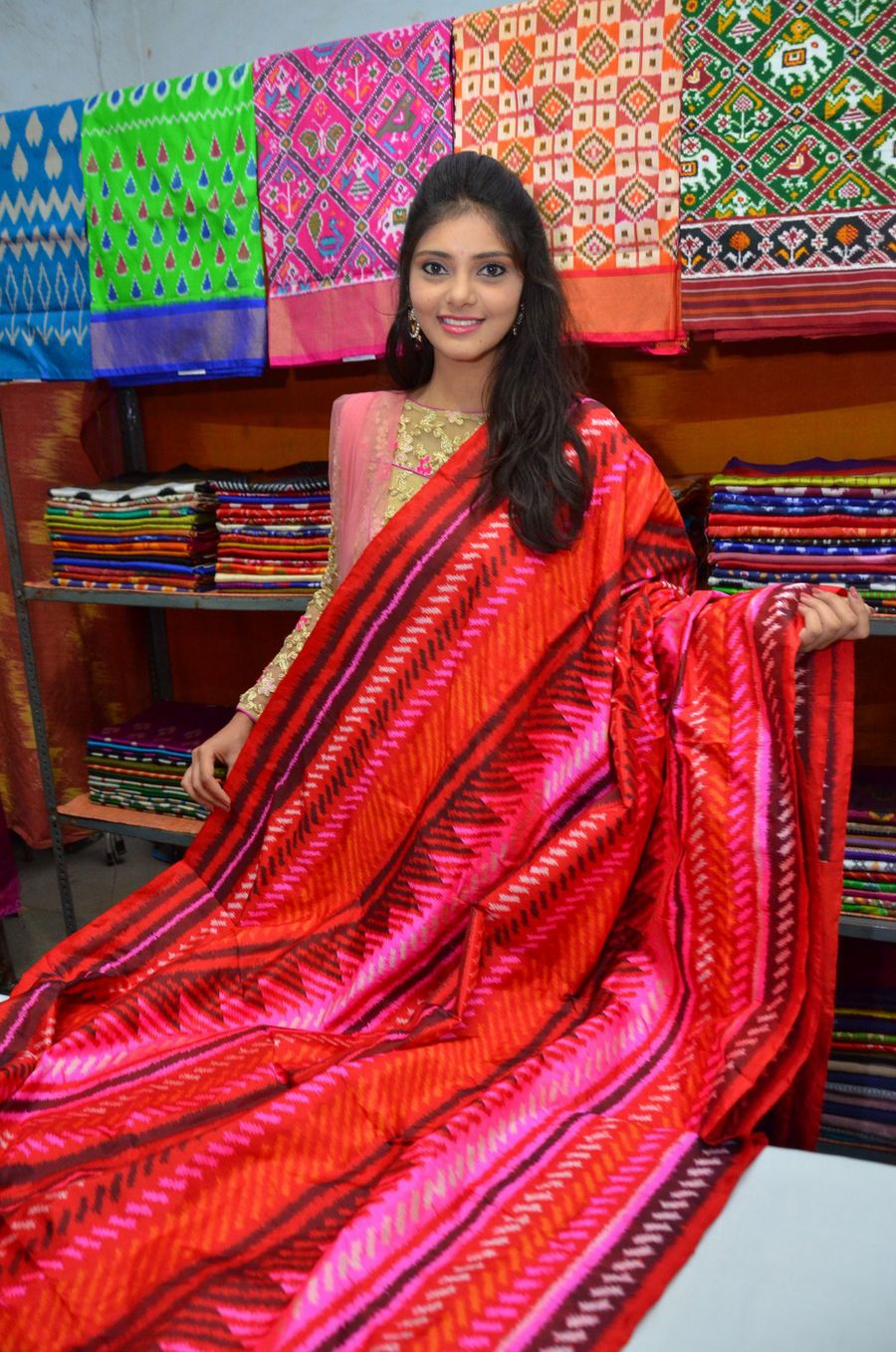 Rendu Rella Aaru Movie Team Launches IKAT Art Mela Photos