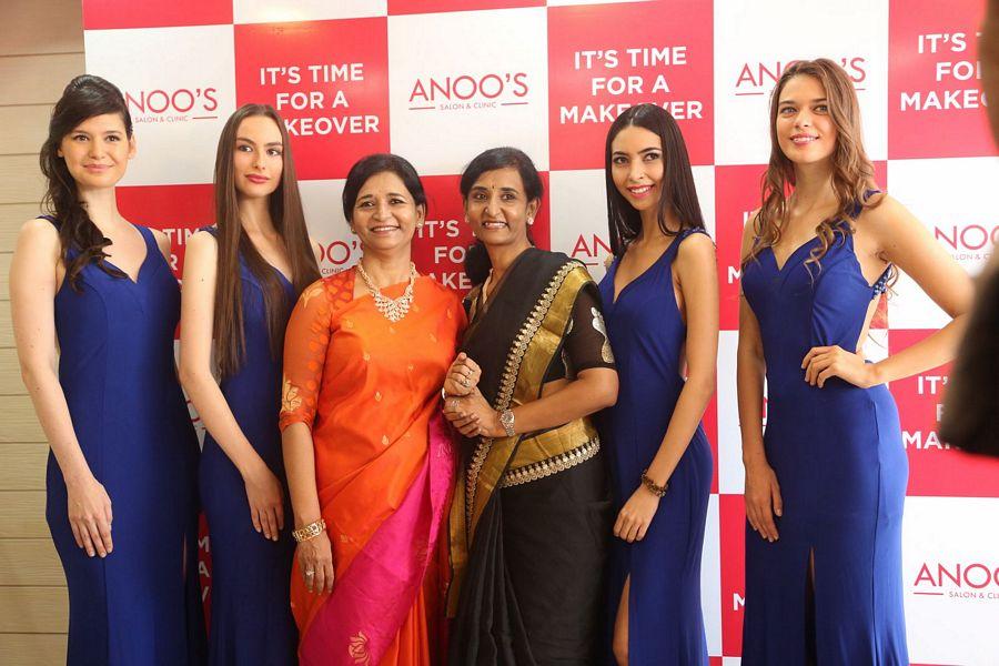 Ritu Varma Launch Anoos New Franchise Salon Photos