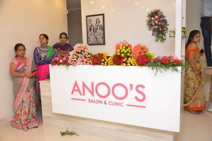 Ritu Varma Launch Anoos New Franchise Salon Photos