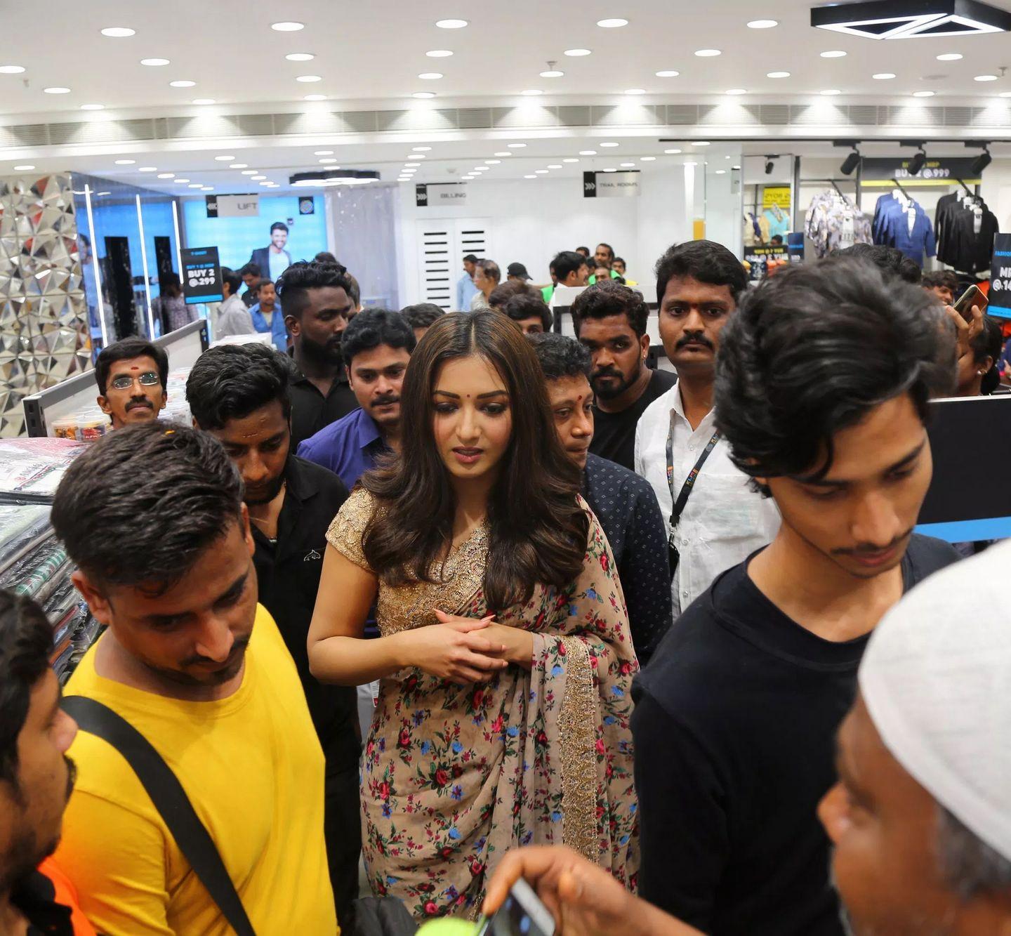 Sai Dharam Tej & Catherine Tresa Launches KLM Fashion Mall Photos