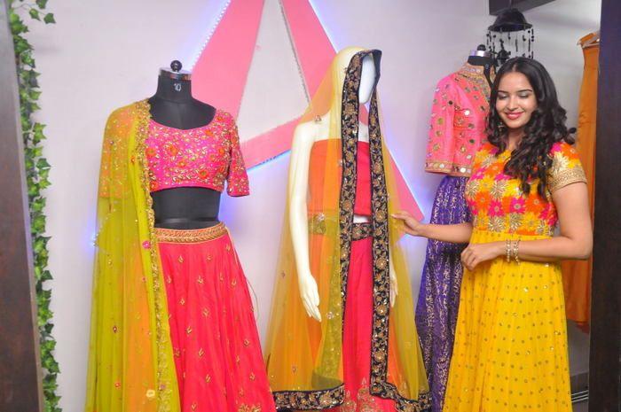 Seerat Kapoor at Akruthi Desiner Studio Launch Photos