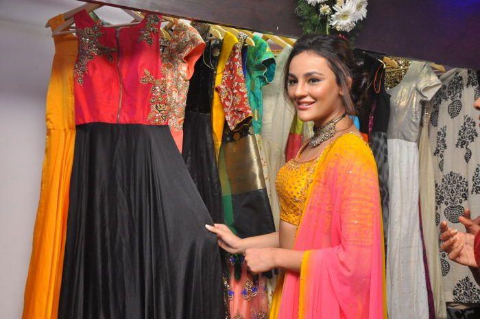 Seerat Kapoor at Akruthi Desiner Studio Launch Photos