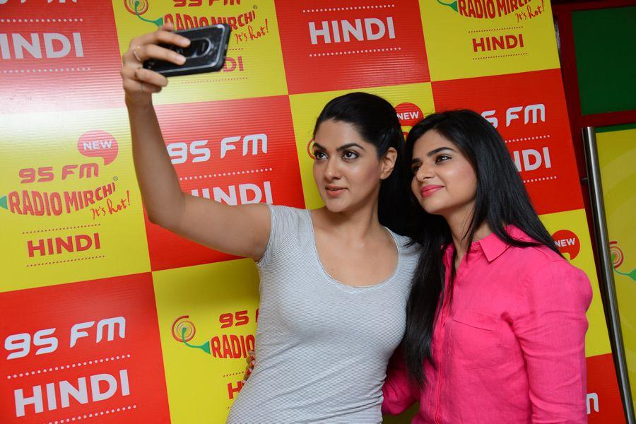 Selfie Raja Team Pics At Radio Mirchi