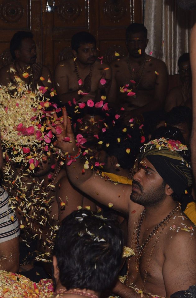 Sharwanand Conduct Ayyappa Swamy Pooja At Film Nagar Temple Photos