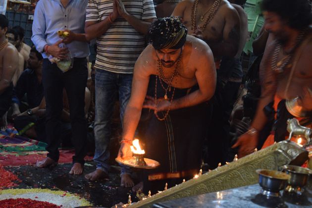 Sharwanand Conduct Ayyappa Swamy Pooja At Film Nagar Temple Photos