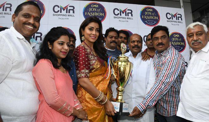 Shriya Saran & Anupama Parameswaran CMR Shopping Mall inauguration in Vizag