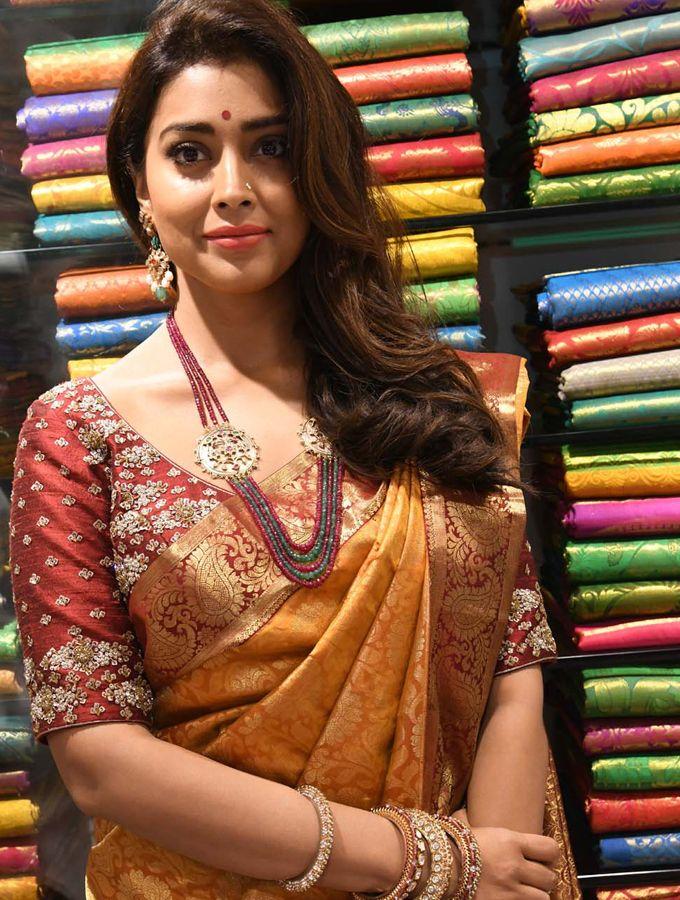 Shriya Saran & Anupama Parameswaran CMR Shopping Mall inauguration in Vizag