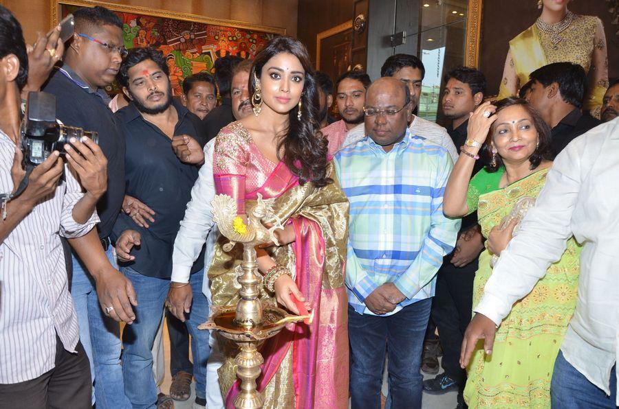 Shriya Saran Launches VRK Silks at Himayat Nagar