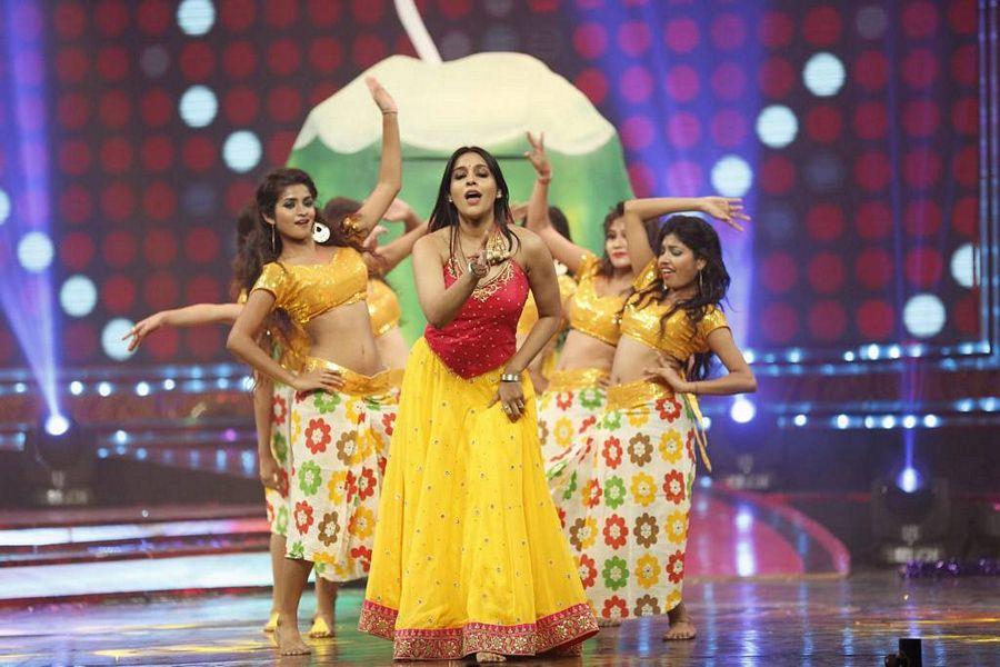 Stars At Zee TV Apsara Awards 2017 Photos